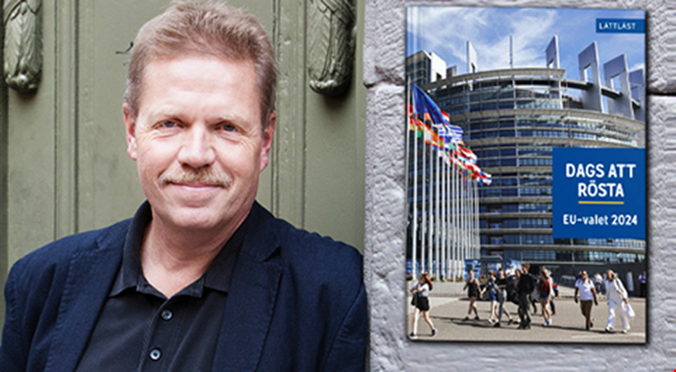 Författaren Bengt Fredrikson har en blå kavaj och står framför en grön vägg. Bredvid honom finns boken Dags att rösta  - EU-valet 2024.